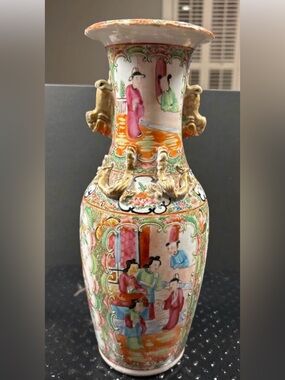 Chinese Rose Famille Vase - call out